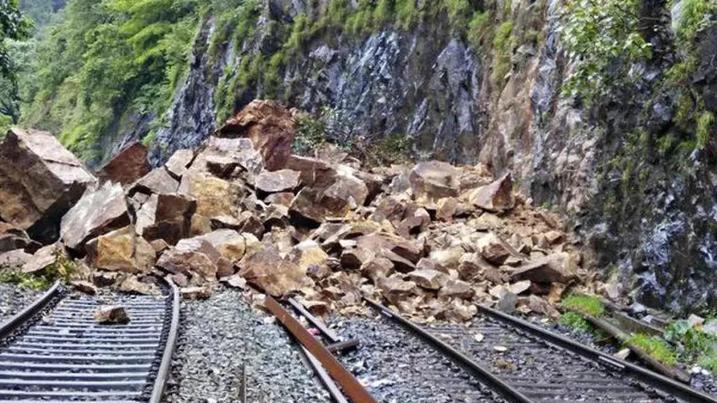Landslide disrupts Rail Service