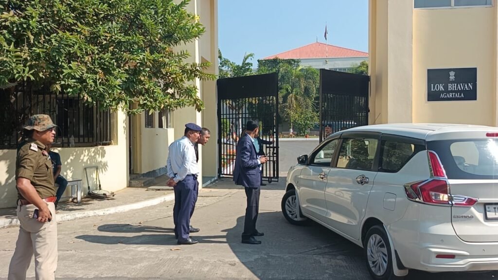People entering Lok Bhavan during its new public visiting hours held every Saturday in three guided shifts.